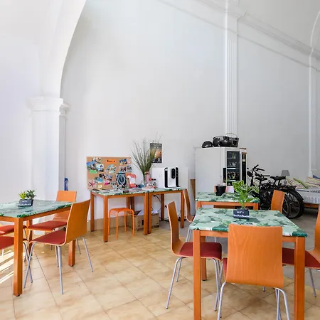 Urban Hostel Palma - Albergue Juvenil - Youth Hostel-3